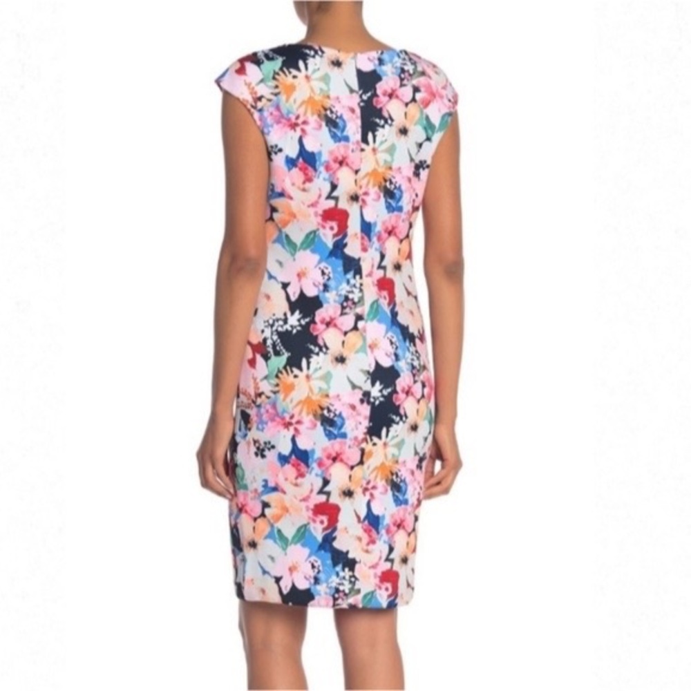 T Tahari- V-Neck Floral Scuba Dress NWT - Picture 2 of 12